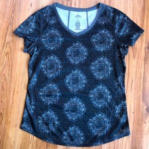 NWOT St. John’s Bay Active Shirt Small Black Women